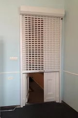 Решётчатые оконные рольставни белые 1200*800